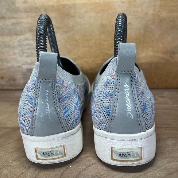 Skechers Arch Fit Knit Womens Size 7 Slip On Shoes Sneakers Light Gray 158404 - Picture 4 of 9
